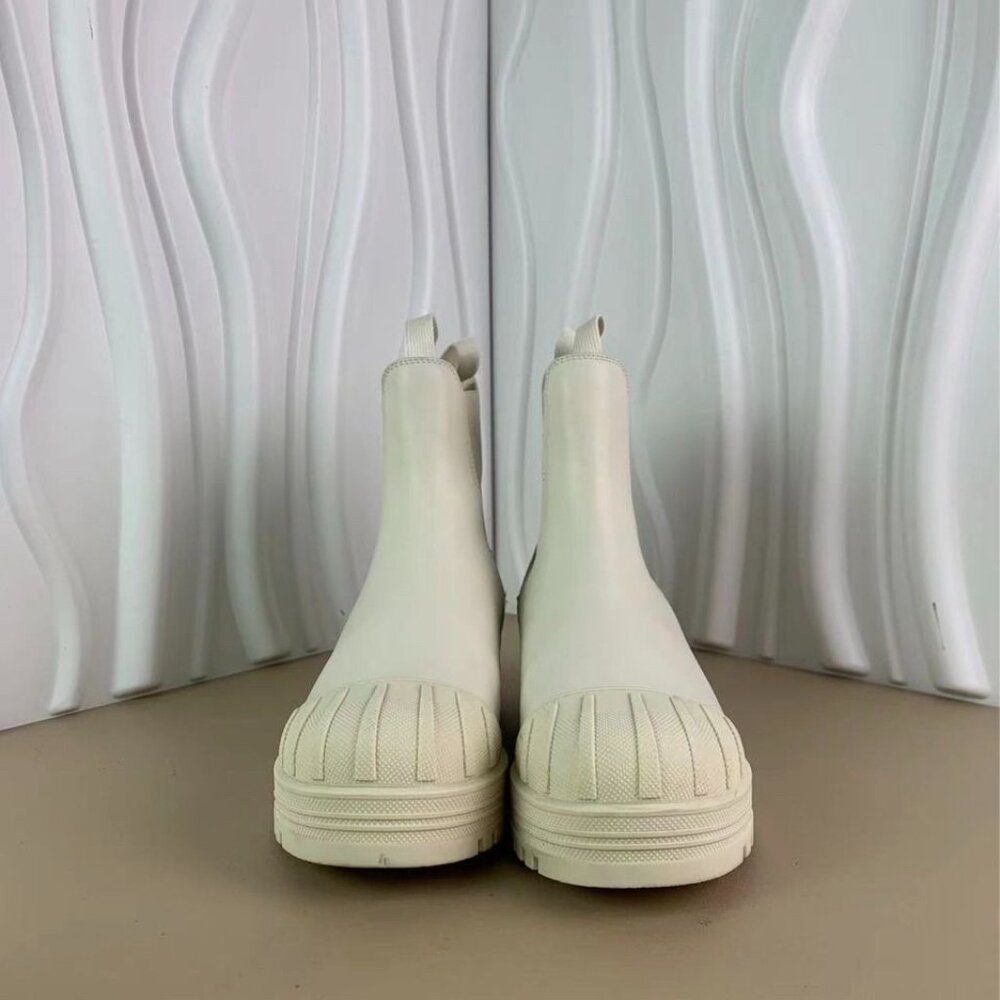 Christian Dior White Leather Chelsea Boots With Chunky Sole - Picture 3 of 6